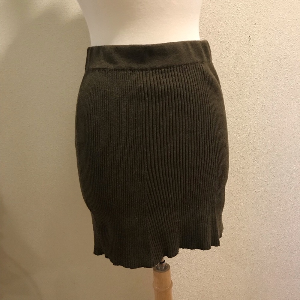 Free People medium olive green skirt